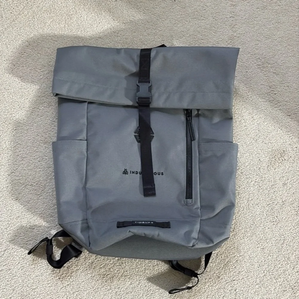 🗄️ Timbuk2 gray and black tuck pack: